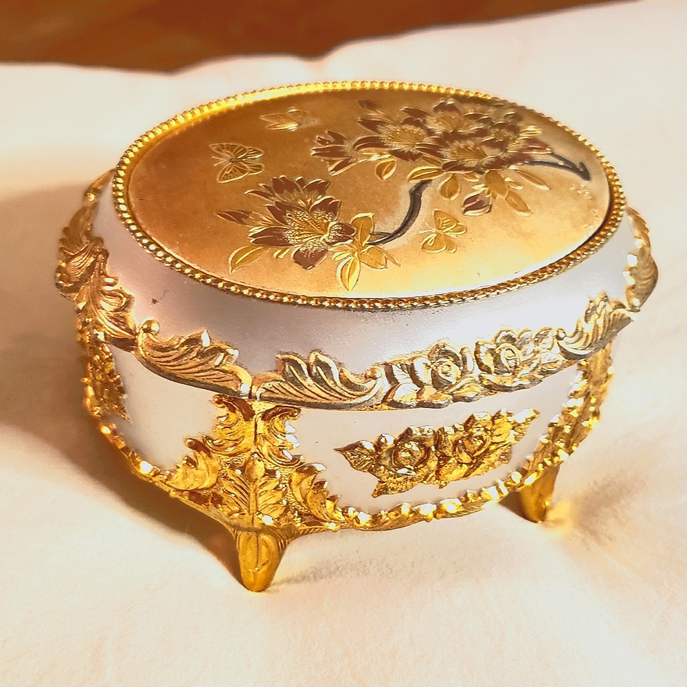 Vint SANKYO MUSIC Trinket BOX Cherry Blossoms Butterfly *Works*